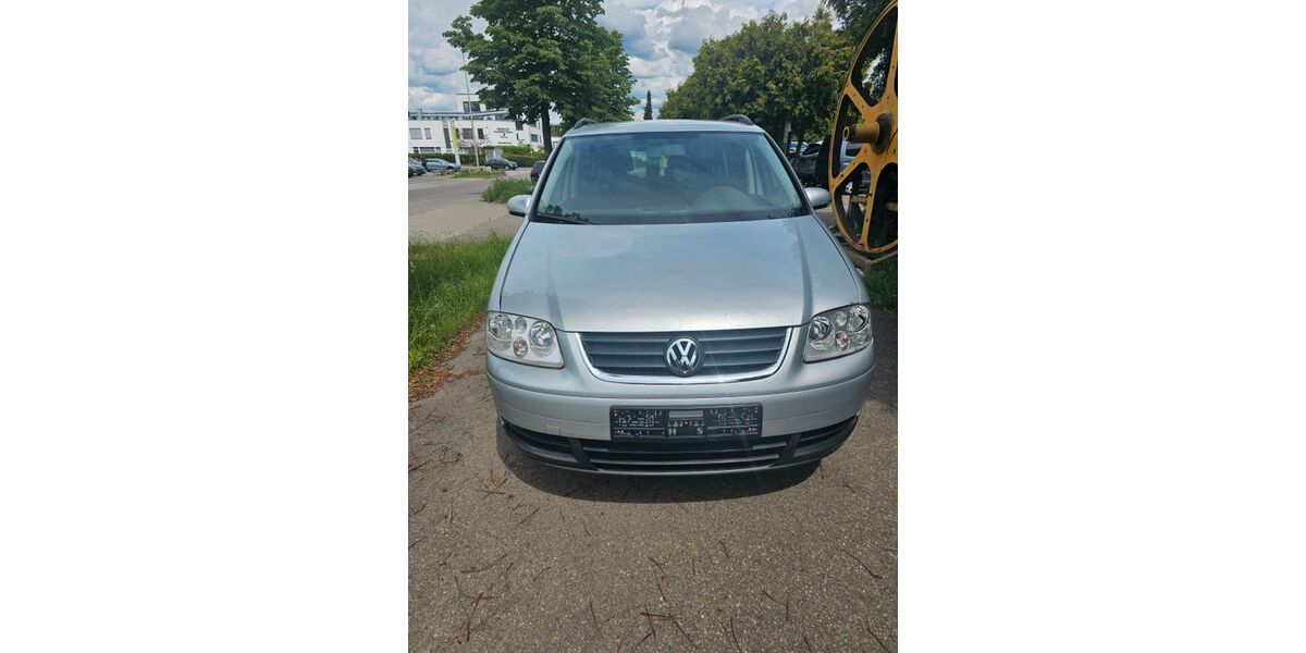 VW Touran 217.500 km 2.950 &euro; Backnang 71522