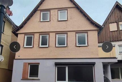 Mehrfamilienhaus in Calmbach zimmer