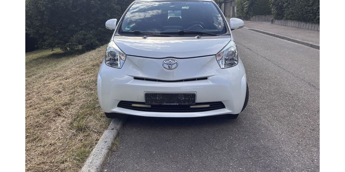 Toyota IQ 70.078 km 3.000 &euro; Stuttgart 70499