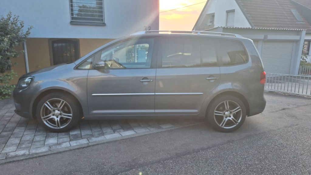 VW Touran 143.000 km 7.999 &euro; Remseck 71686