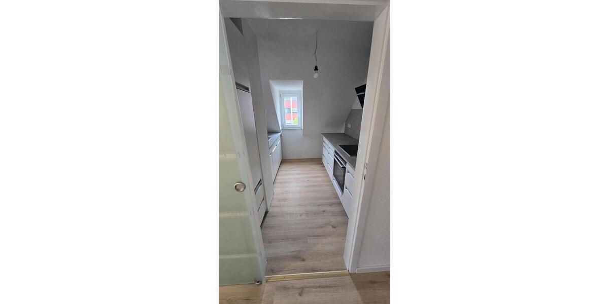 Dachgeschoßwohnung Ludwigsburg Oßweil - 4 Zimmer, 110 m&sup2;, 1.400&euro; | Angebot:26342825