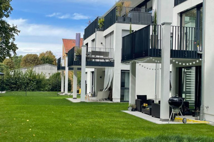 Exklusive und sonnige Wohnung im OG mit Balkon und Blick ins Grüne - KfW 55 - Homeoffice 3 zimmer