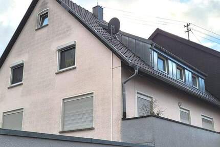 Großzügige 4 Zimmer-Wohnung mit Garage im 2-Familien-Haus! 4 zimmer