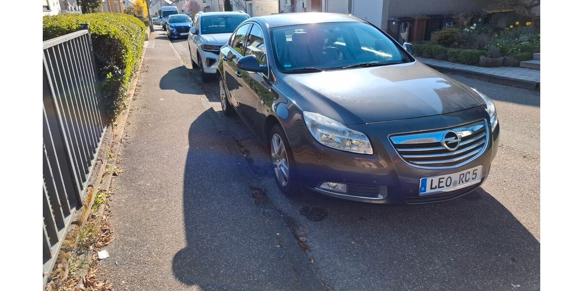 Opel Insignia 73.500 km 5.950 &euro; Fellbach - Schmiden 70736