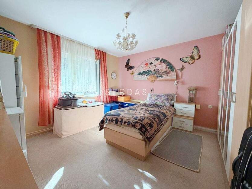 Attraktives 4-Familienhaus in zentraler Lage von Stuttgart-Obertürkheim 1 zimmer