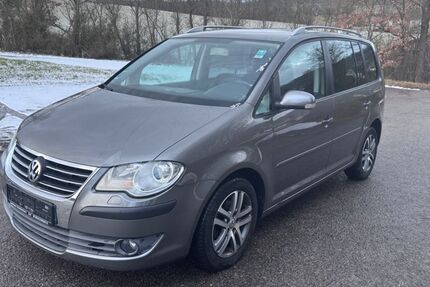 VW Touran 182.000 km 4.490 &euro; Illingen/Schützingen 75428