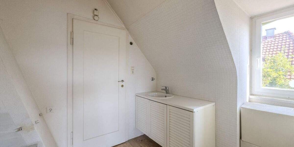 Mehrfamilienhaus, Wohnhaus Stuttgart / Feuerbach Feuerbach - 8 Zimmer, 180 m&sup2;, 795.000&euro; | Angebot:25704035