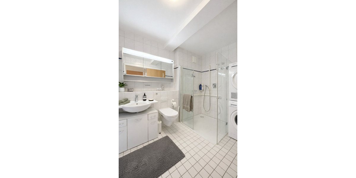 Etagenwohnung Sindelfingen Mitte - 2 Zimmer, 87 m&sup2;, 1.300&euro; | Angebot:25601237