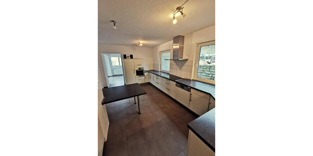 Haus mit großem Garten: 150m² Wohnfläche, Terasse, Garage, Garten 7 zimmer