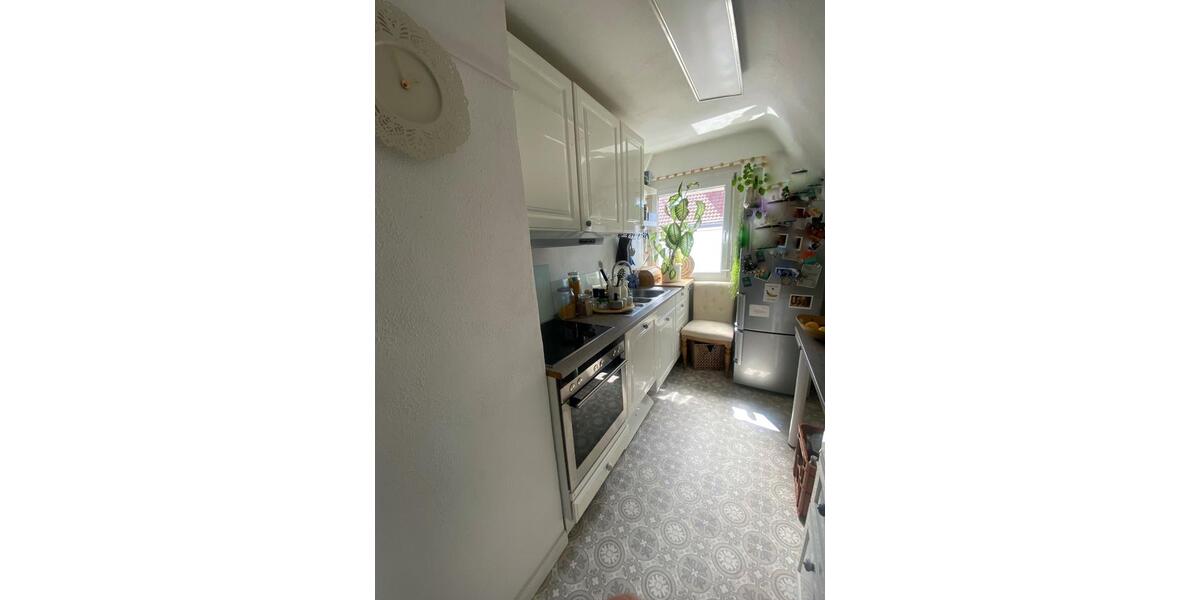 Dachgeschoßwohnung Stuttgart Luginsland - 2 Zimmer, 50 m&sup2;, 750&euro; | Angebot:26297555