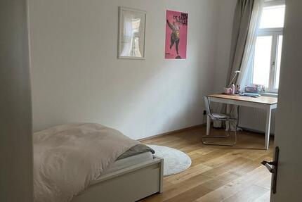 WG-Zimmer in entspannter 3er-WG - zentral, ruhig, mit Terrasse 4 zimmer