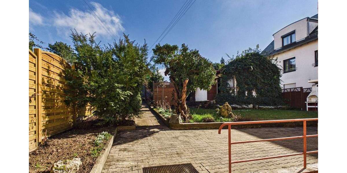 Mehrfamilienhaus, Wohnhaus Ludwigsburg Neckarweihingen - 6 Zimmer, 180 m&sup2;, 550.000&euro; | Angebot:25772242