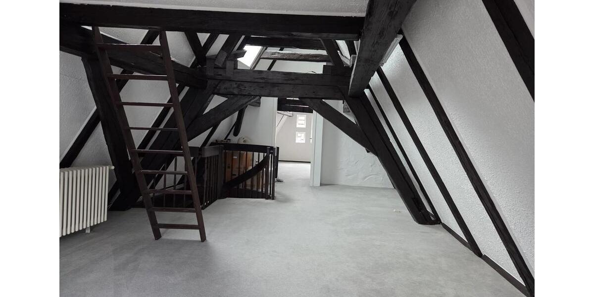 Waiblingen am Marktplatz 3,5-Zimmer-Maisonettewohnung in historischem Fachwerkhaus 3.5 zimmer