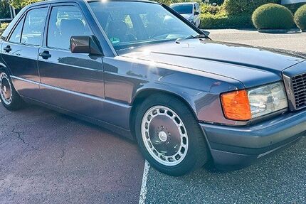 Mercedes-Benz 190 236.300 km 7.990 &euro; Bietigheim bissingen 74321