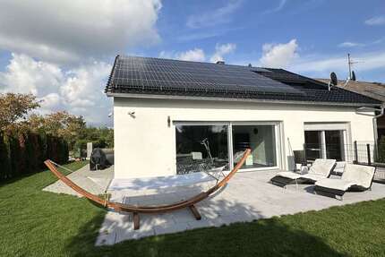 Haus zum Kaufen in Korntal-Münchingen 1.475.000 € 222 m² 5 zimmer