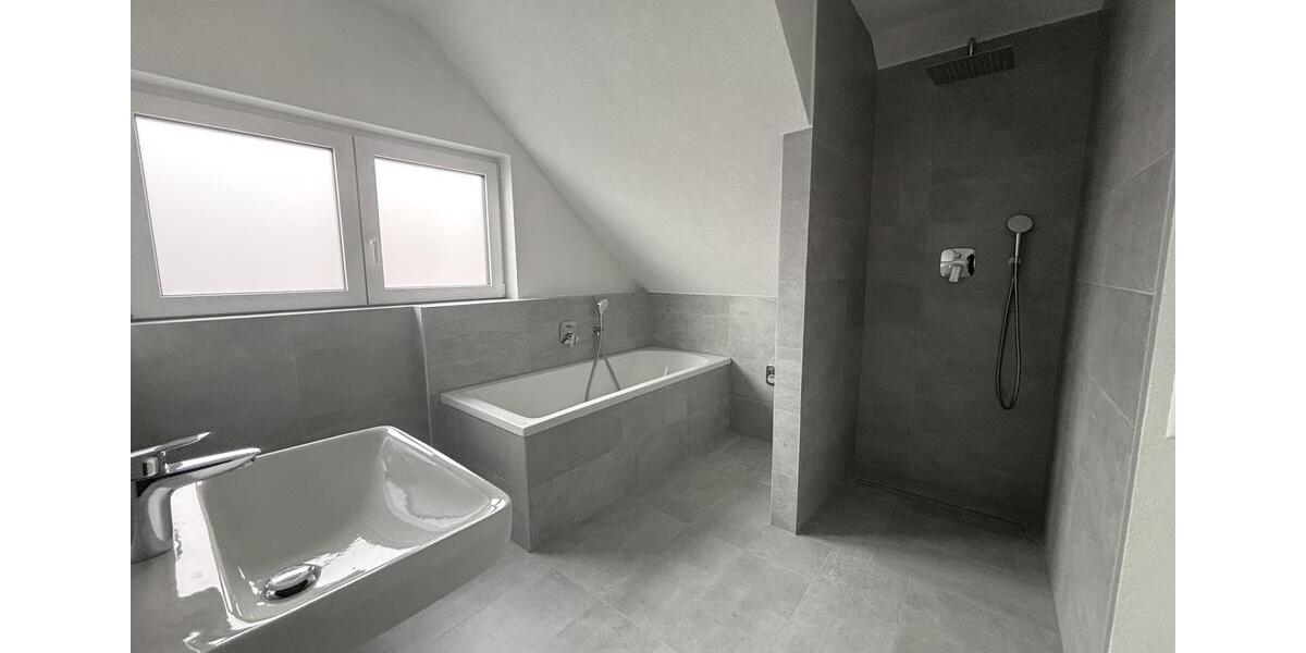 Etagenwohnung Ludwigsburg Hoheneck - 3.5 Zimmer, 90 m&sup2;, 1.350&euro; | Angebot:26234674