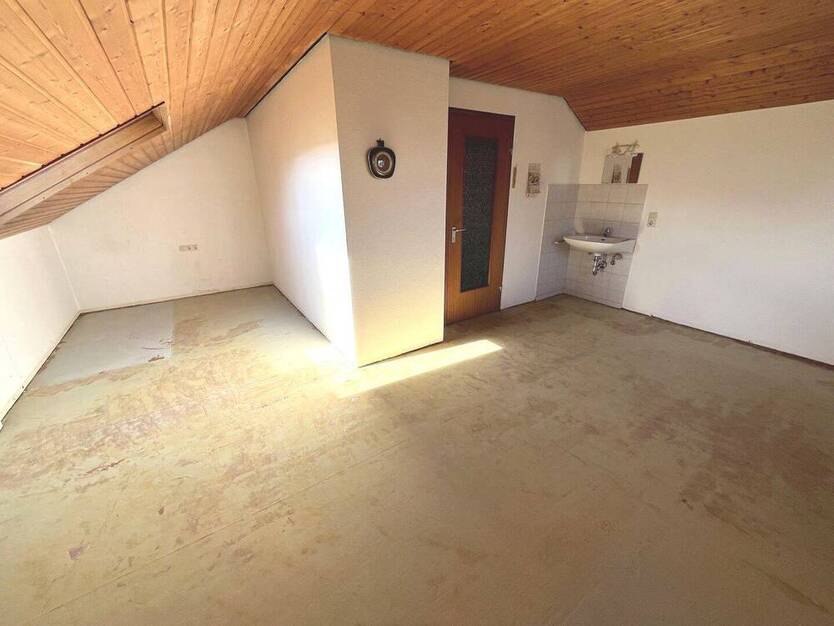Doppelhaushälfte in ruhiger Ortsrandlage.