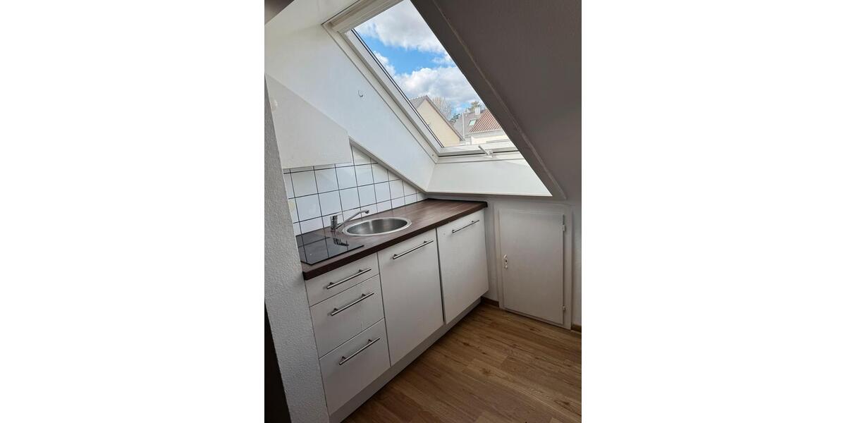 Dachgeschoßwohnung Stuttgart Feuerbach - 1 Zimmer, 29 m&sup2;, 1.000&euro; | Angebot:25881358