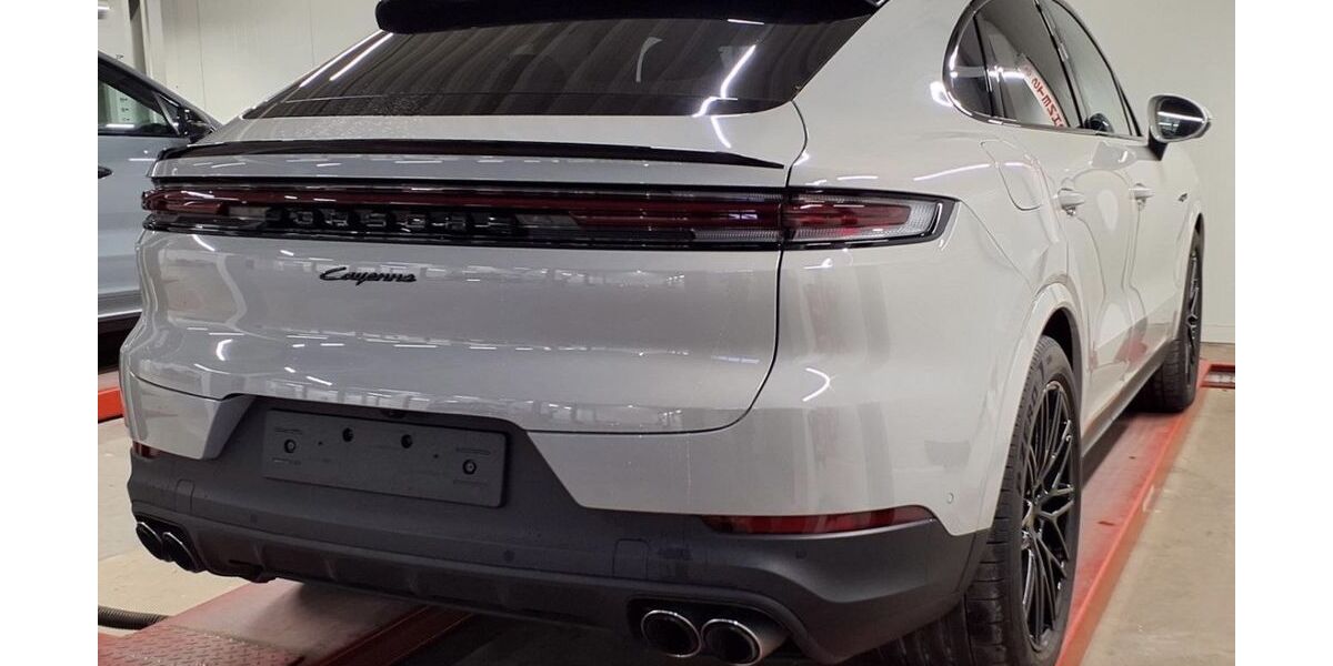 Porsche Cayenne 17.950 km 99.990 € Stuttgart 70499