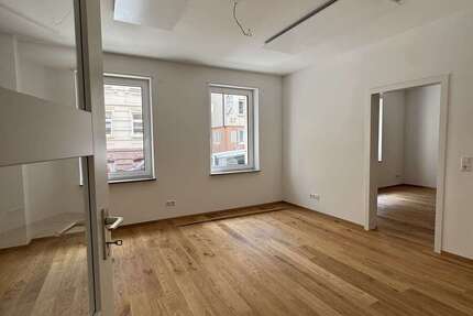 Wohnung Stuttgart Stuttgart-Mitte - 3 Zimmer, 93 m&sup2;, 1.690&euro; | Angebot:27092286