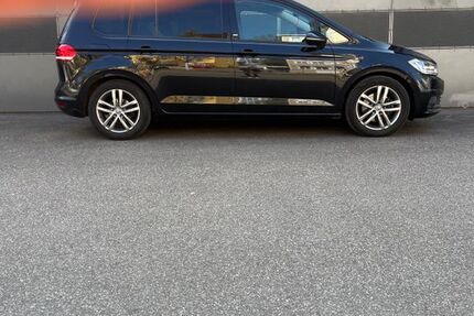 VW Touran 183.000 km 14.998 &euro; Esslingen 73732