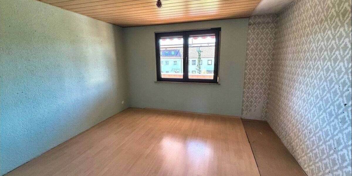 Reihenmittelhaus Sindelfingen Mitte - 7 Zimmer, 140 m&sup2;, 480.000&euro; | Angebot:26807364