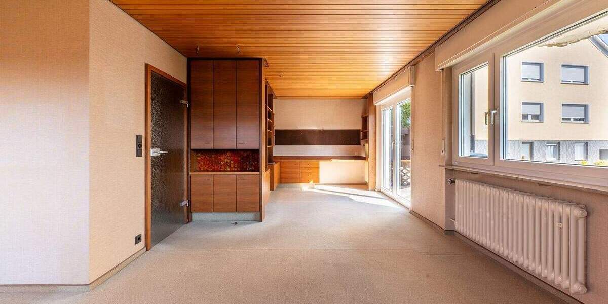 Freistehendes Ein-Zweifamilienhaus mit schönem Garten 8 zimmer