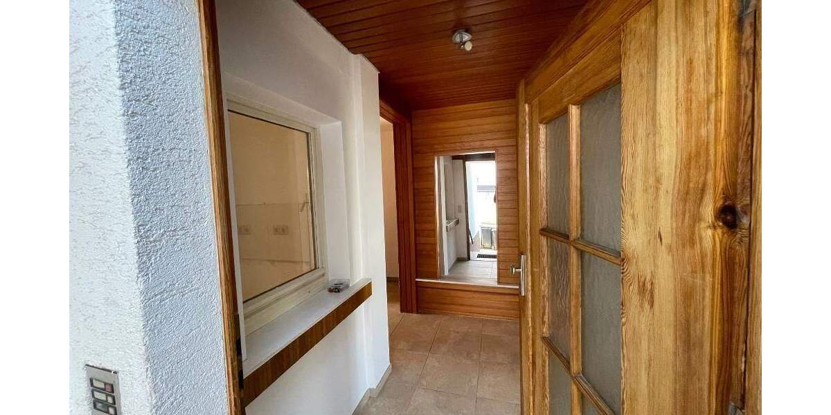 Doppelhaushälfte Renningen - 7 Zimmer, 155 m&sup2;, 2.200&euro; | Angebot:25898274