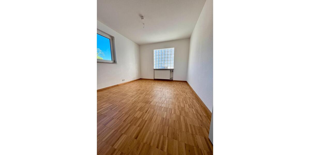 Etagenwohnung Stuttgart Zuffenhausen - 4 Zimmer, 90 m&sup2;, 1.450&euro; | Angebot:26326728
