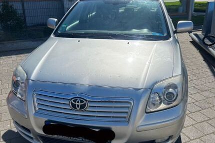 Toyota Avensis 165.000 km 2.900 &euro; Ditzingen 71254