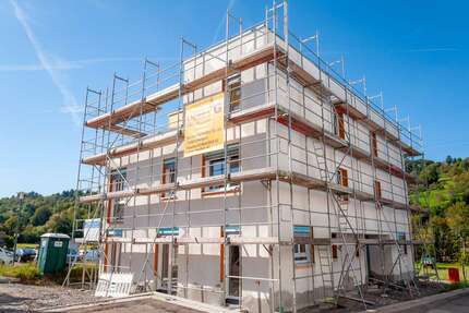 Haus zum Mieten in Weinstadt 2.150 € 165.5 m² 6.5 zimmer