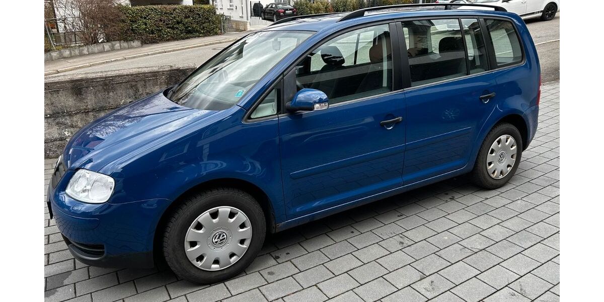 VW Touran 47.000 km 5.499 &euro; Böblingen 71032
