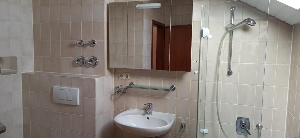 Dachgeschoßwohnung Stuttgart Mühlhausen - 2.5 Zimmer, 925&euro; | Angebot:23670752