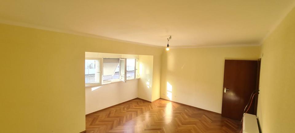 Stgt West, DG, 3 Zimmer, Balkon mit Blick auf den Fernsehturm 3 zimmer