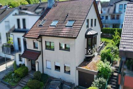 Vermietetes Mehrfamilienhaus in bester Lage von Weinstadt-Schnait