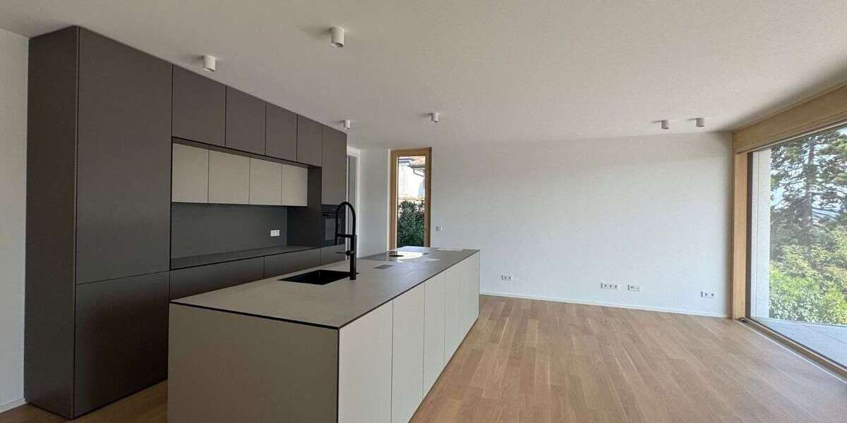 Etagenwohnung Esslingen am Neckar - 3 Zimmer, 121 m&sup2;, 2.440&euro; | Angebot:26731272