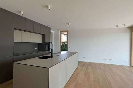 Wohnung Esslingen am Neckar - 3 Zimmer, 121 m&sup2;, 2.440&euro; | Angebot:26731272