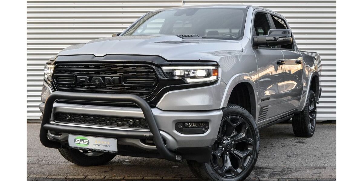 Dodge RAM 5.258 km 89.900 € Weinstadt 71384