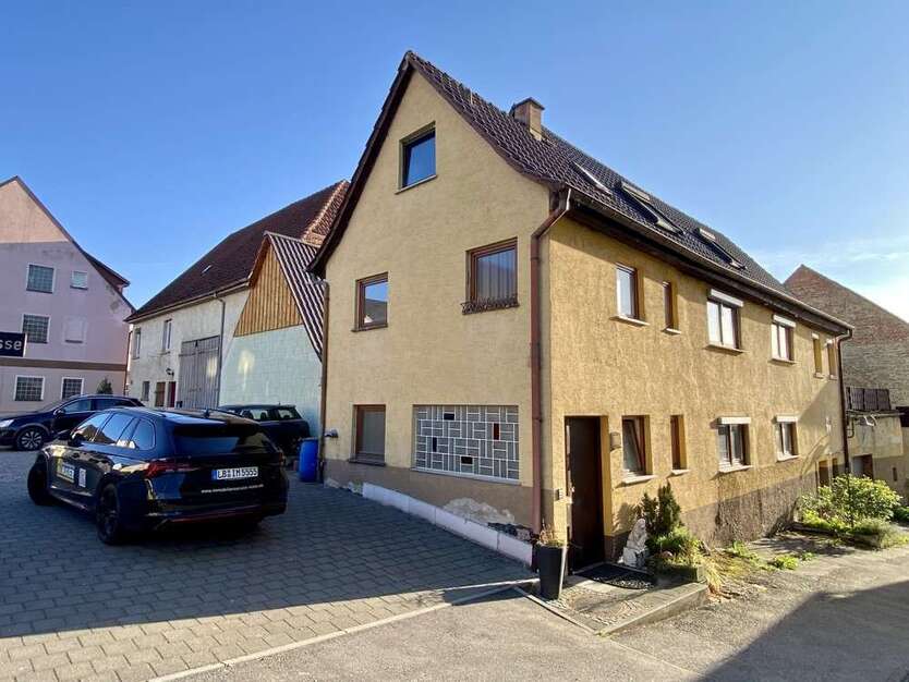 Haus zum Kaufen in Mundelsheim 299.000 € 204 m²