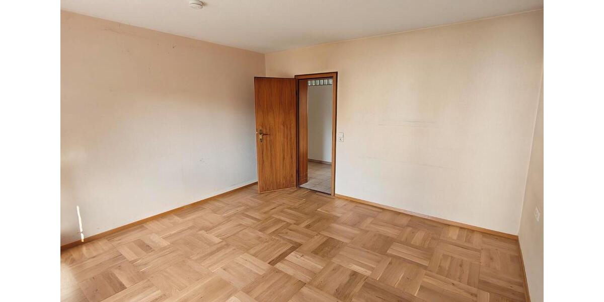 Etagenwohnung Leonberg - 3 Zimmer, 87 m&sup2;, 910&euro; | Angebot:26249345