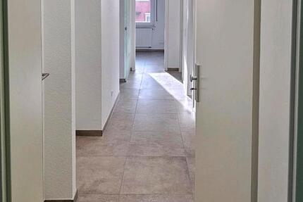 Liebevolle kernsanierte 3,5 Zimmer Wohnung mit EBK 3 zimmer