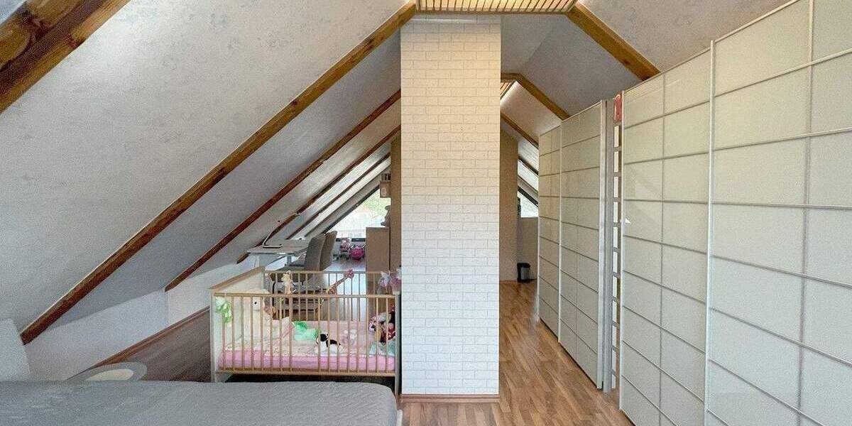 Einfamilienhaus Stuttgart Zuffenhausen - 5 Zimmer, 227 m&sup2;, 999.000&euro; | Angebot:25371190