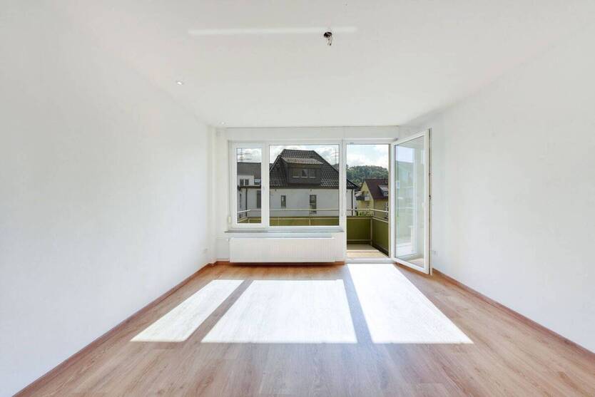 +++ gehobene & ruhige Lage - hell, sonnig & hochwertig - Süd-Balkon - EBK-Übern. & Kfz-Stpl. möglich +++ 2 zimmer