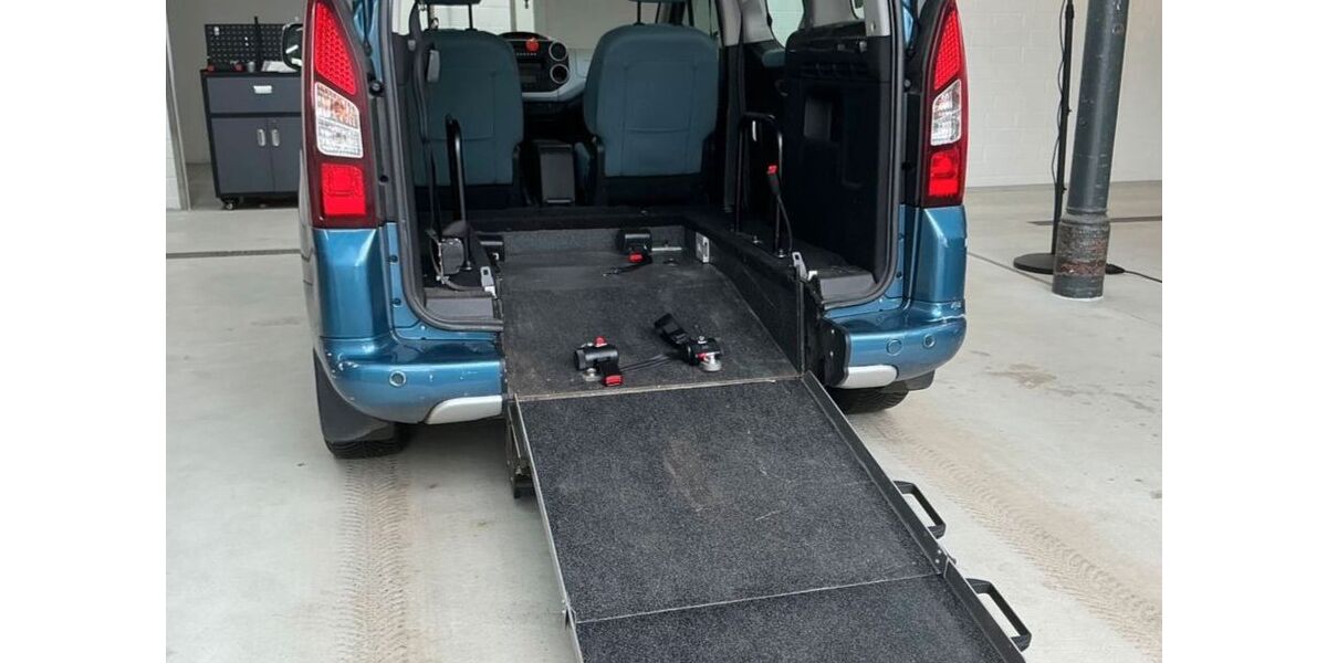 Citroen Berlingo 124.000 km 11.780 &euro; Dettingen unter Teck 73265