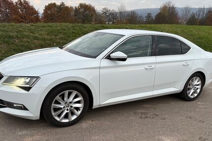Skoda Superb 165.000 km 15.990 &euro; Winterbach 73650