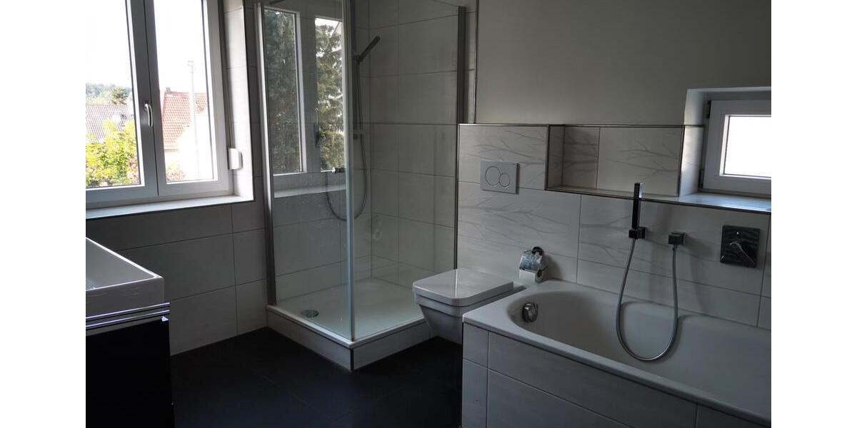 Etagenwohnung Stuttgart Feuerbach - 5 Zimmer, 120 m&sup2;, 2.200&euro; | Angebot:25993665