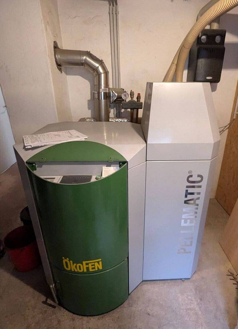 Gepflegtes Ein- bis Zweifamilienhaus mit Pelletheizung, großem Garten und Ausbaumöglichkeiten 9 zimmer