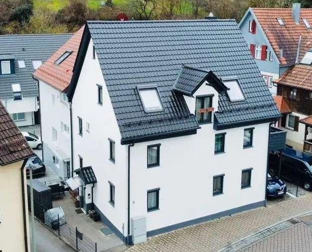 Haus zum Kaufen in Stuttgart Rohracker 890.000 € 250 m²