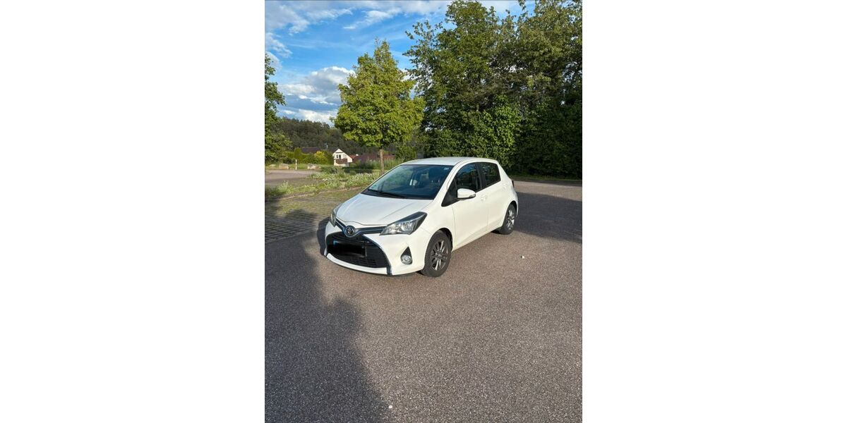 Toyota Yaris 90.000 km 8.500 &euro; Mönsheim 71297