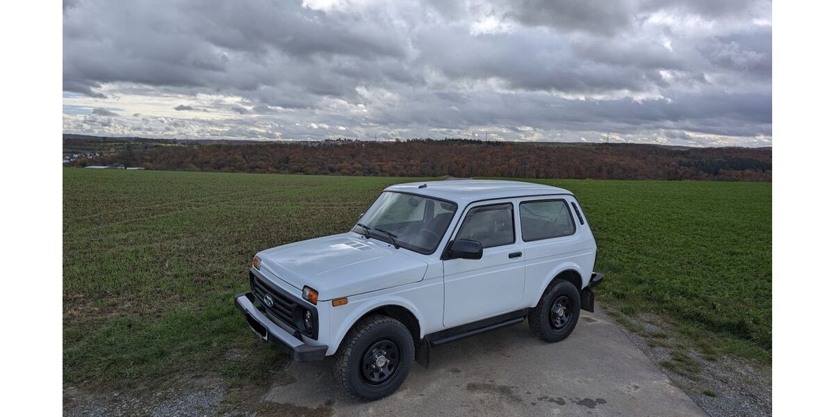 Lada Niva 23.600 km 14.500 € Wiernsheim 75446